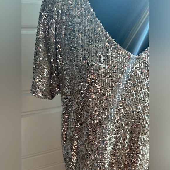 Nicole Miller Silver Sequin TShirt Dress sparkle Oversized Loose Fit Size Medium - Picture 5 of 7